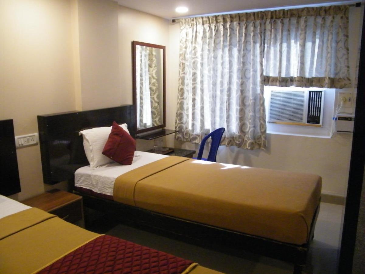Hôtel The White House Residency à Chennai Extérieur photo